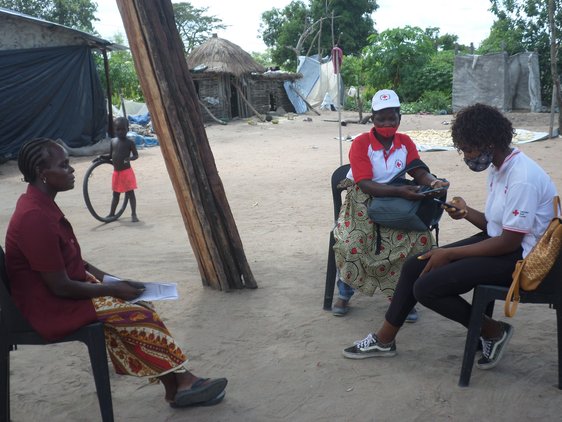 Red Cross volunteers conduct post-trigger household surveys in Buzi district and CVM maps out the activation timeline as part of the lessons learned workshop